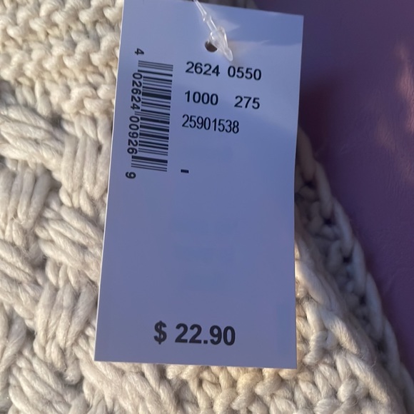 BNWT very soft cream-colored infinity scarf by Kismet. - Picture 3 of 7